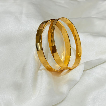 Priya Golden Patli Bangle