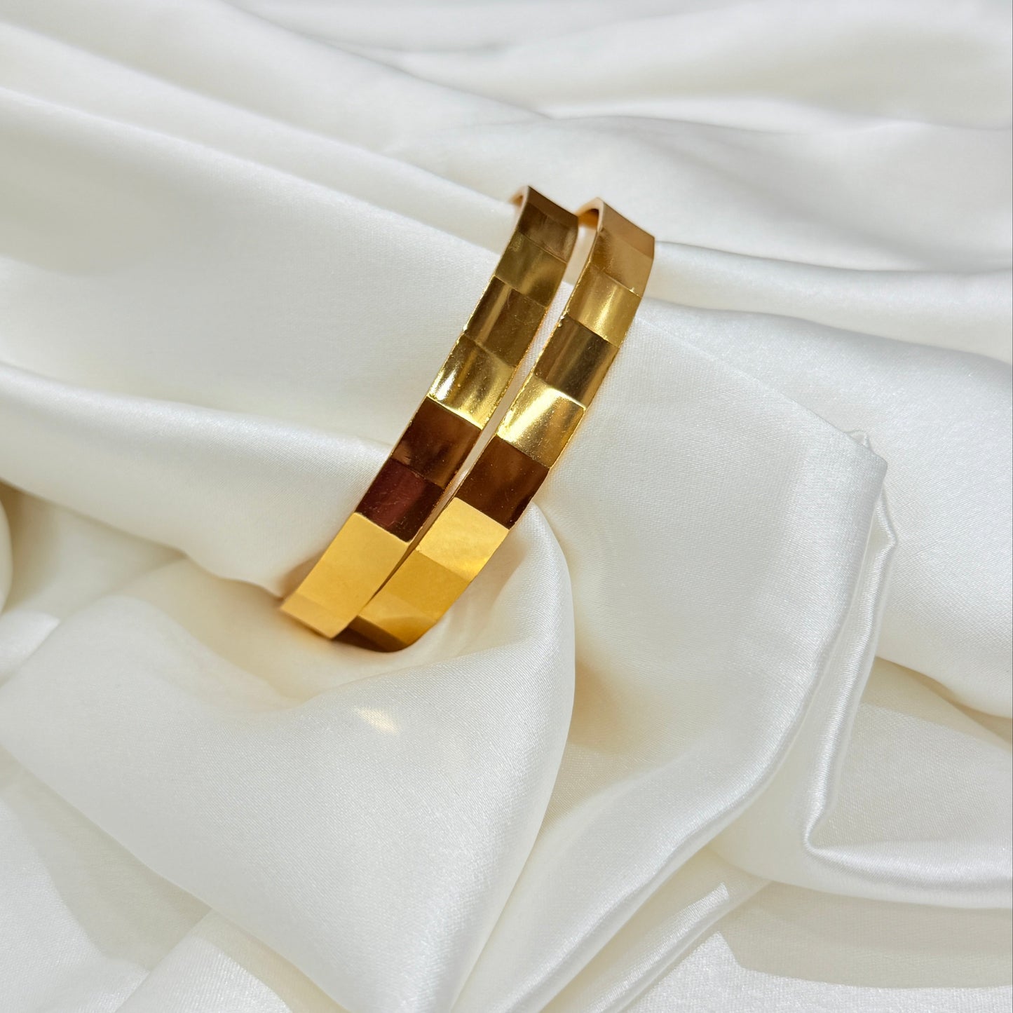 Priya Golden Patli Bangle