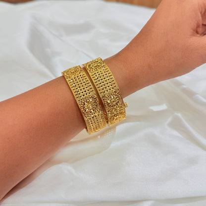 Kashish Golden Screw Bangle