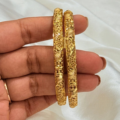 Rutvi Golden Bangle