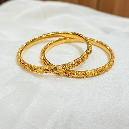 Rutvi Golden Bangle