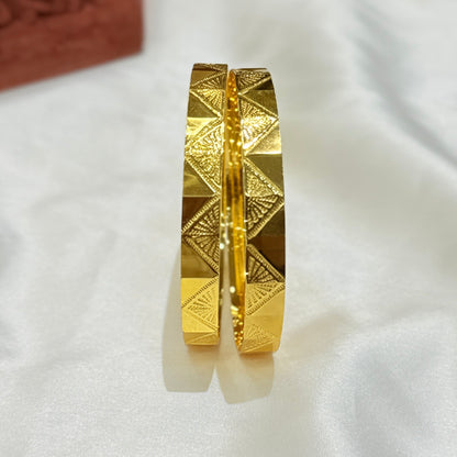 Samira Golden Patli Bangle