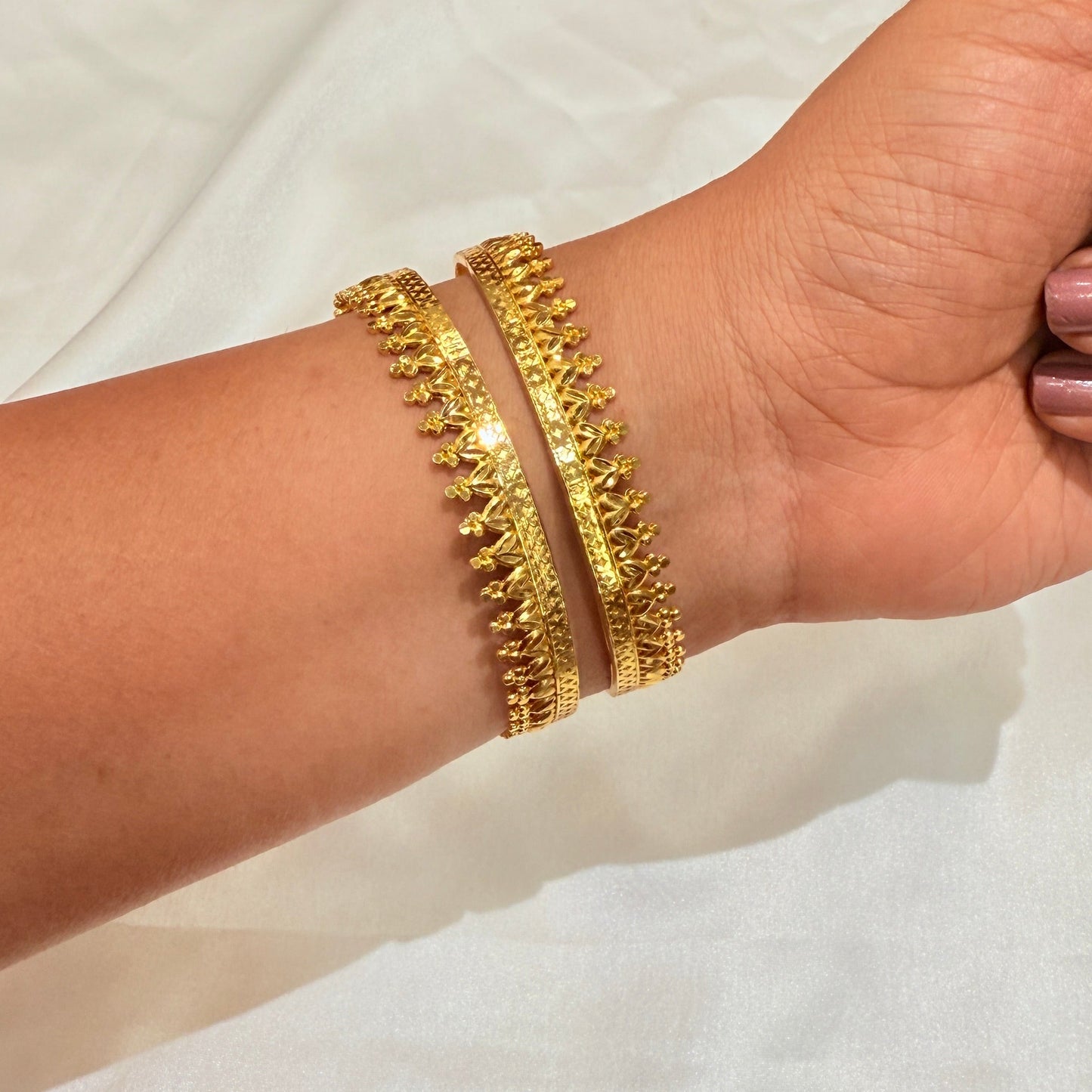 Rudhvika Golden Pichodi Bangle GB455