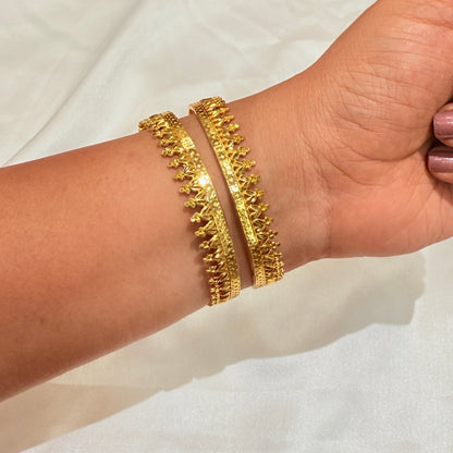 Rudhvika Golden Pichodi Bangle GB455