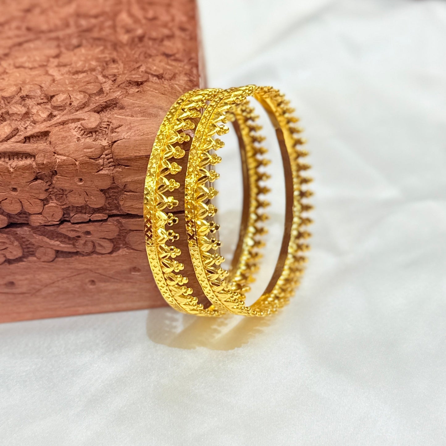 Rudhvika Golden Pichodi Bangle GB455