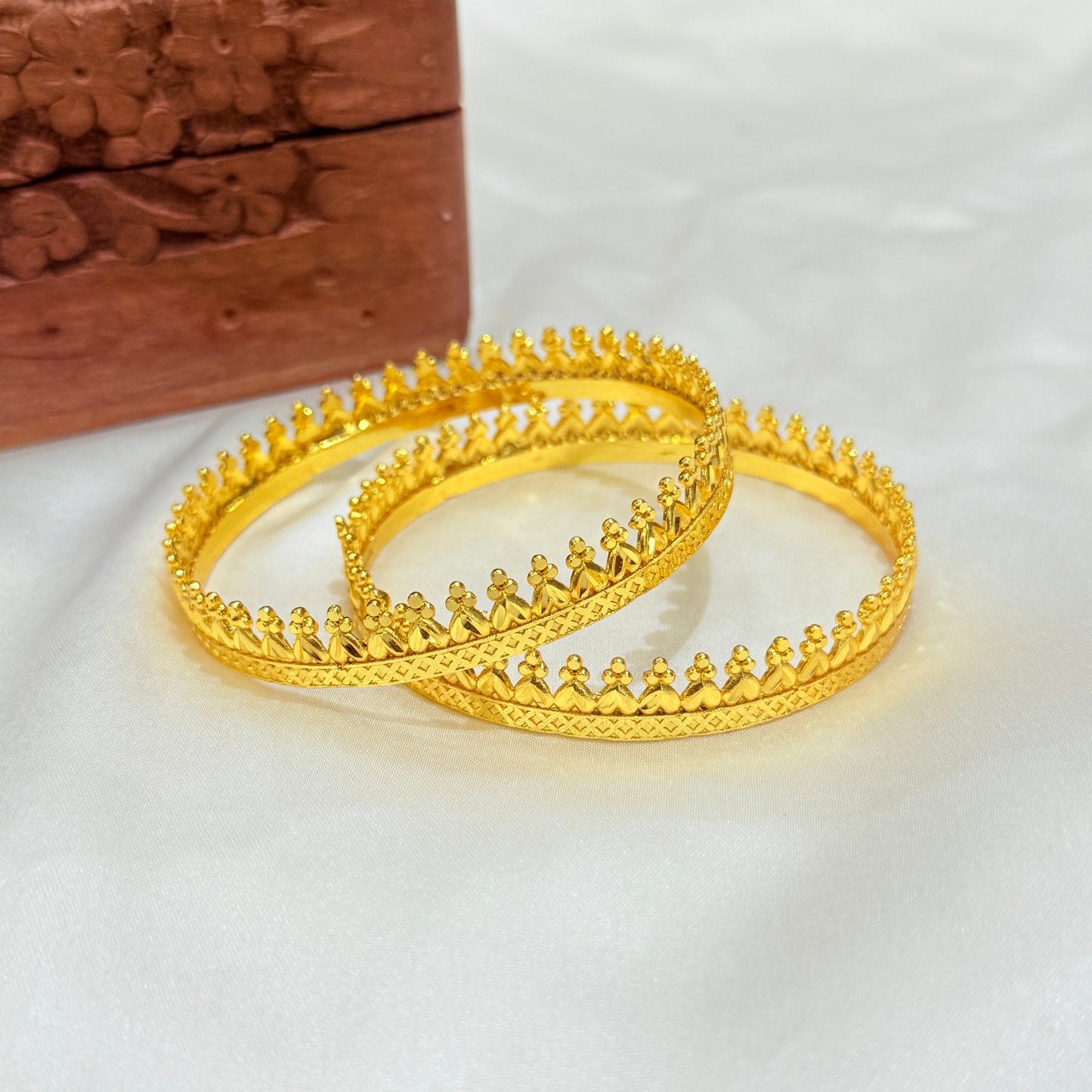 Rudhvika Golden Pichodi Bangle GB455
