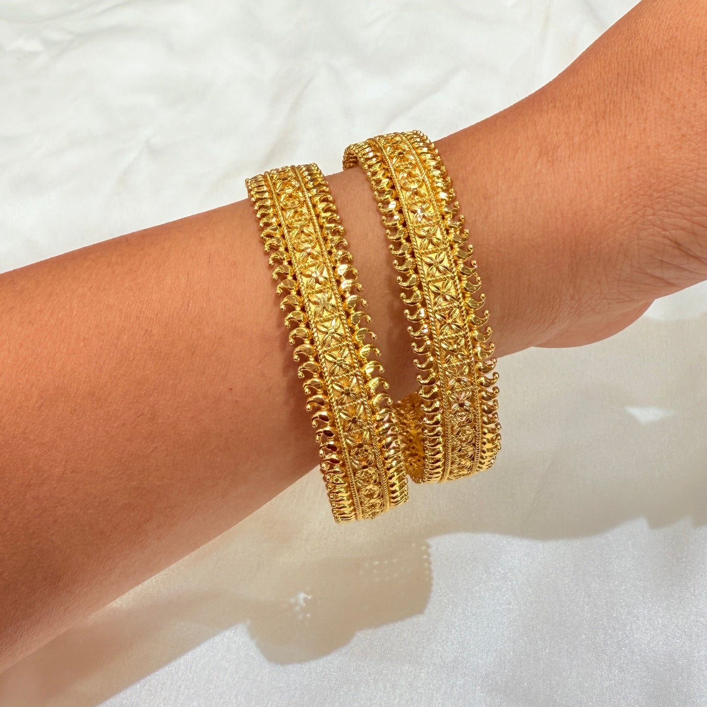Tanaya Double sided Pichodi Bangle GB659