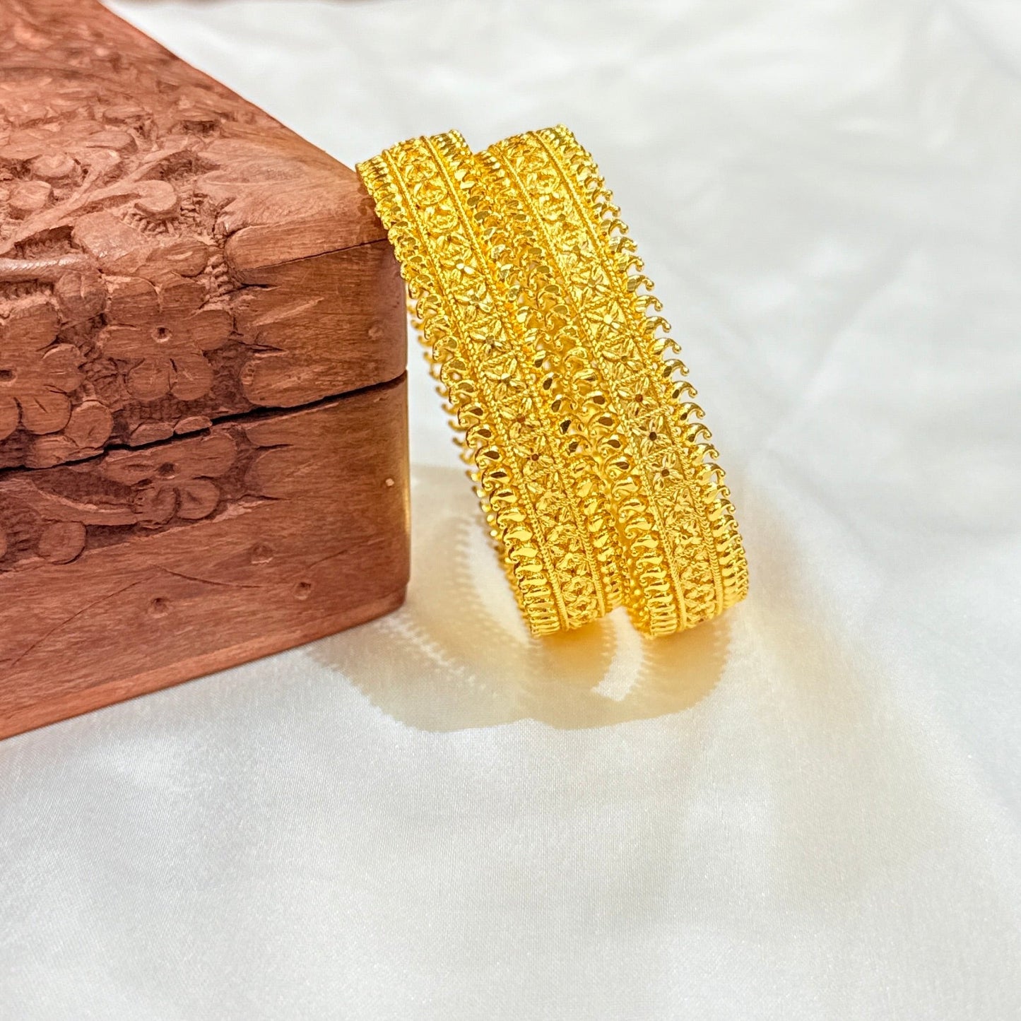 Tanaya Double sided Pichodi Bangle GB659