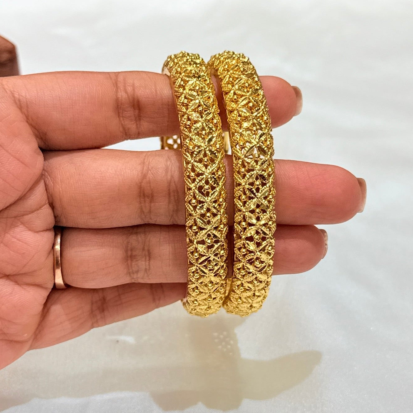 Ruhee Golden Bangle GB907