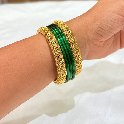 Ruhee Golden Bangle GB907