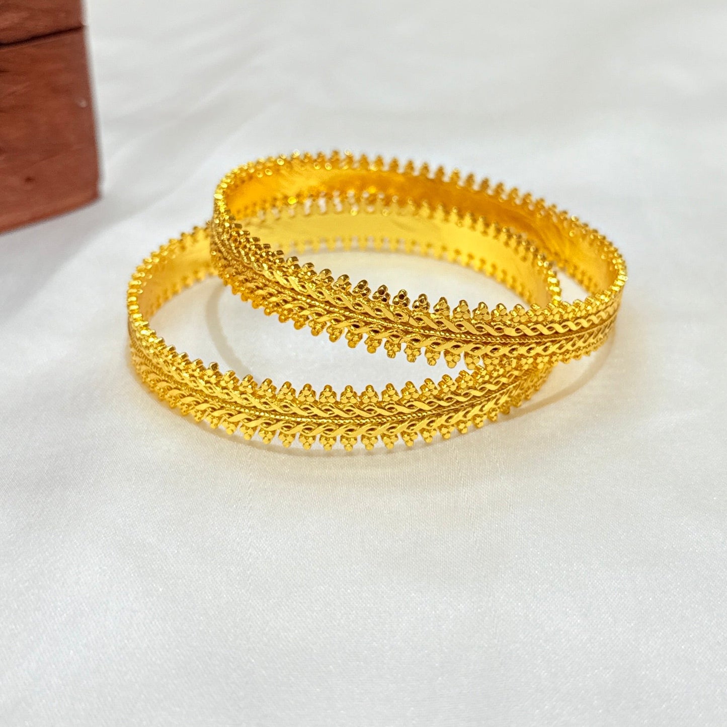 Nivya Double Sided Pichodi Bangle GB673