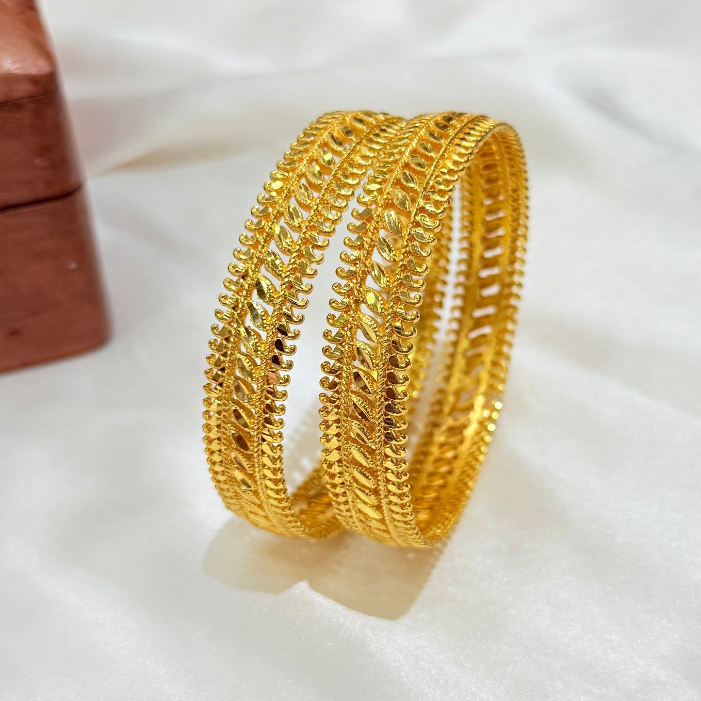 Rashmi Golden Pichodi Bangle GB619