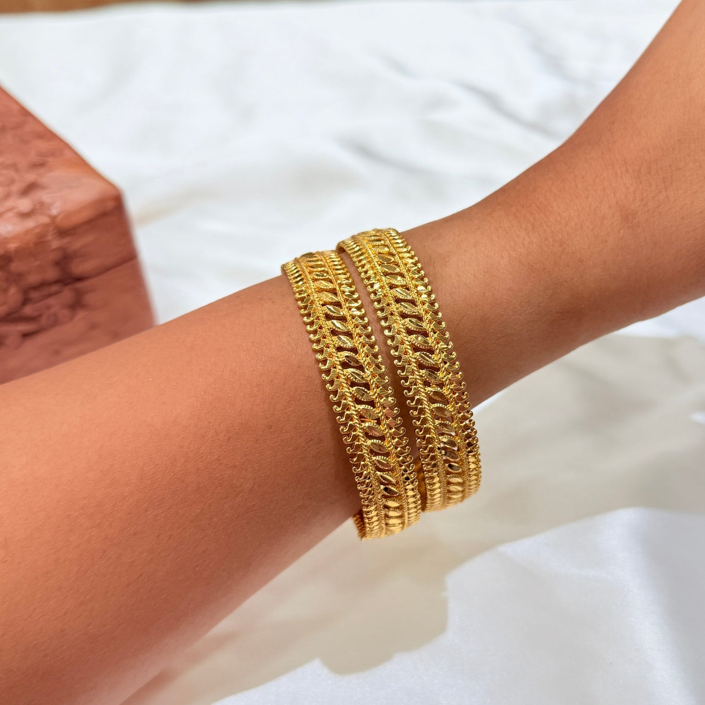 Rashmi Golden Pichodi Bangle GB619