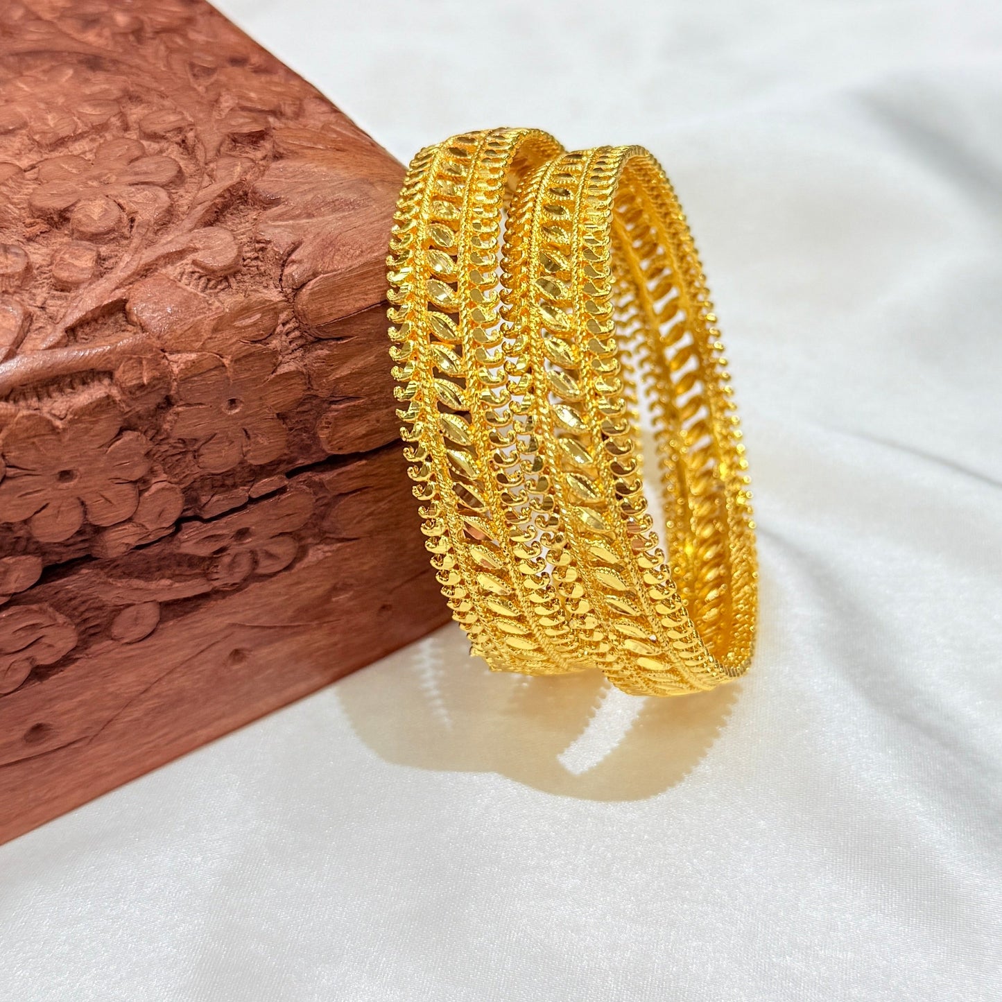 Rashmi Golden Pichodi Bangle GB619