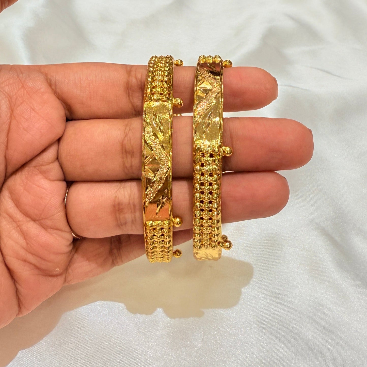 Rashi Golden Bangle GB429