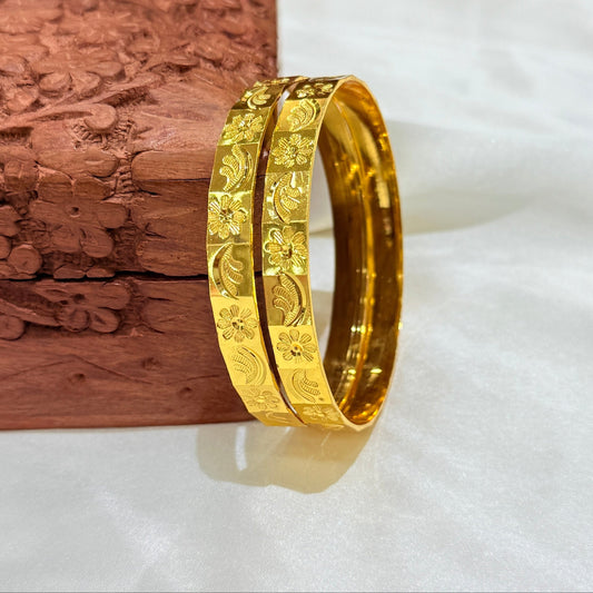 Nisha Golden Bangle GB571
