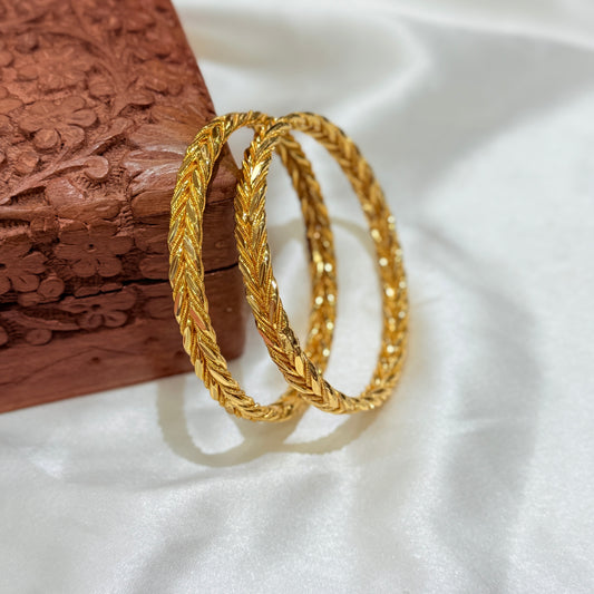 Radhvi Golden Bangle