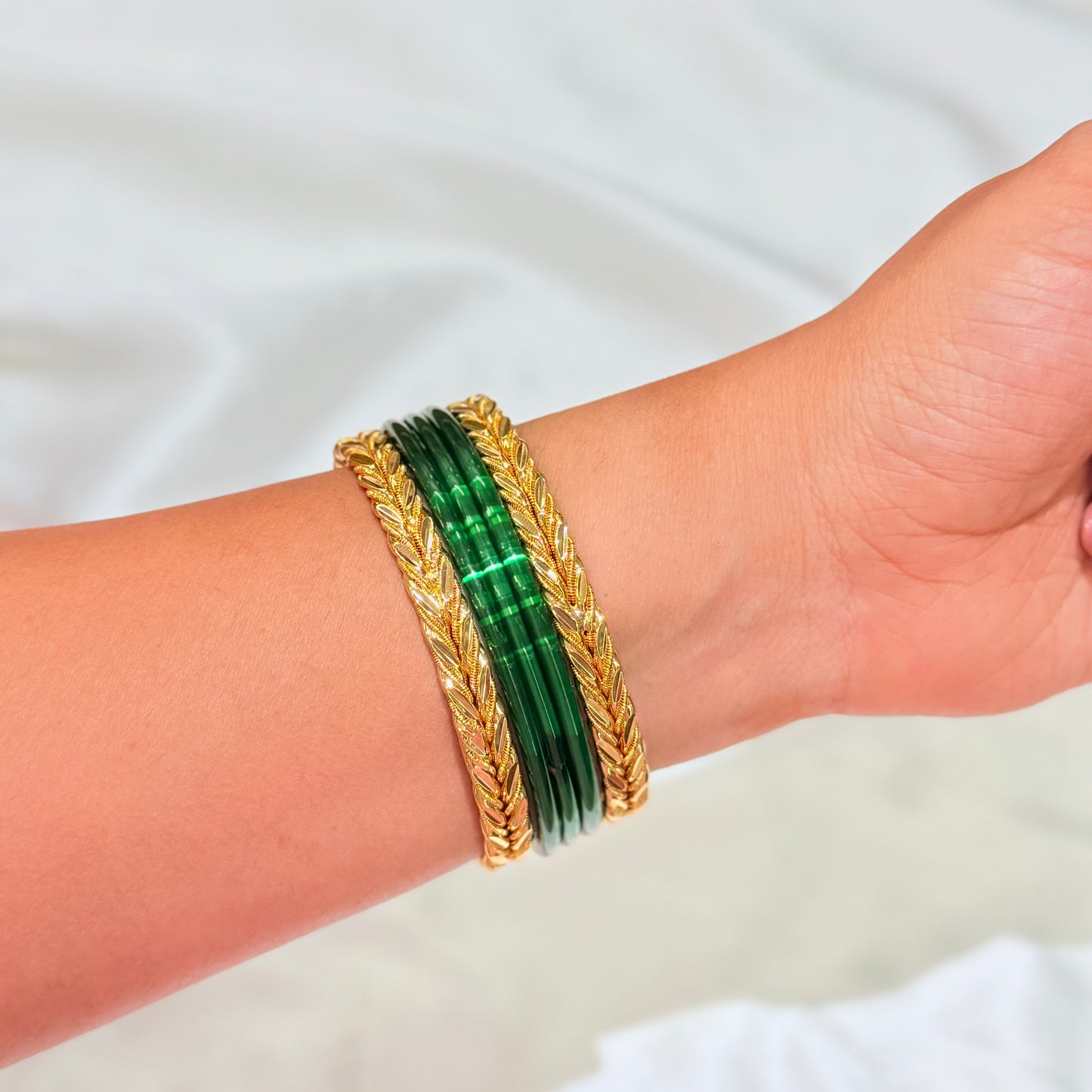 Radhvi Golden Bangle