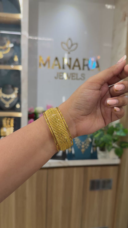 Vaidehi Golden Bangle